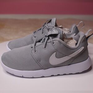 Nike Tanjun Grey White Little Kids Sneaker Sz 13C